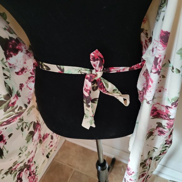 Rosify Co Bath Robe - Picture 3 of 4